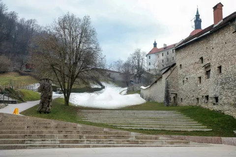 smučišče sneg pri gradu Škofja loka / Foto: Tina Dokl