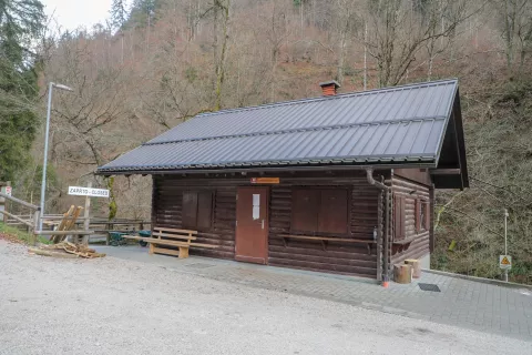 Brunarico pri vhodu v sotesko Vintgar bodo predvidoma pred začetkom sezone preuredili./ Foto: Tina Dokl