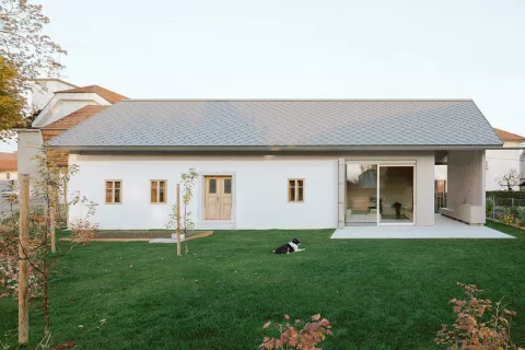 Arhitekti so s prenovo ohranili identiteto stare stavbe in ji vdahnili novo življenje.