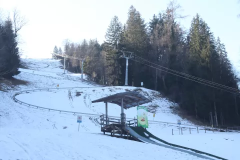 Smučišče Straža tudi letos ne bo obratovalo. / Foto: Gorazd Kavčič