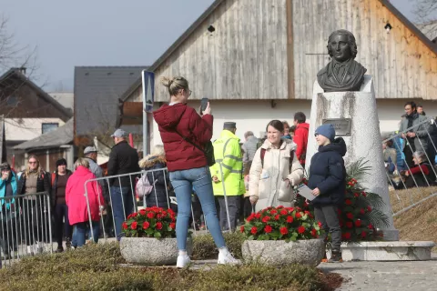 kulturni praznik 8. februar pesnik France Prešeren rojstna hiša Vrba pohodniki prireditev / Foto: Gorazd Kavčič