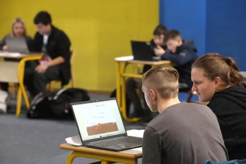 Udeleženci so rešili marsikatero zahtevno računalniško zagonetko. / Foto: Gorazd Kavčič