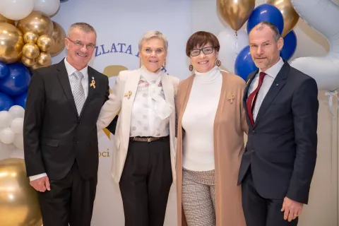 Od leve ustanovitelja Inštituta Zlata pentljica Ivo in Valerija Čarman, predsednica sveta zavoda Katarina Hafner in direktor Borut Hafner / Foto: Nik Bertoncelj