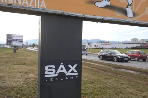 Sax Reklame za svoje reklamne panoje v Kranju res ne plačuje komunalne takse, a v podjetju poudarjajo, da jim je tudi ni treba, ker ne stojijo na občinskih zemlji&scaron;čih. / Foto: Gorazd Kavčič