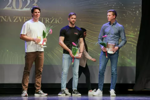 naj športnik Tržiča za leto 2023 z leve Žan Košir deskar na snegu prvo mesto, Anže Peharc plezalec drugo mesto in Tadej Čimžar hokejist tretje mesto / Foto: Tina Dokl