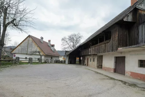 Vrba rojstna hi&scaron;a, gospodarsko poslopje / Foto: Tina Dokl