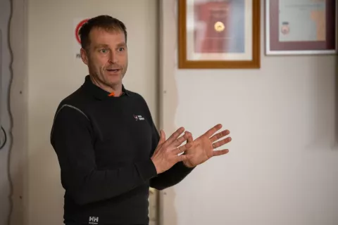 Gašenje električnih vozil - PGD Šenčur / Foto: Primož Pičulin