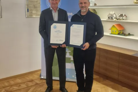 Sebastijan Zupanc in Peter Miklič na podelitvi certifikata