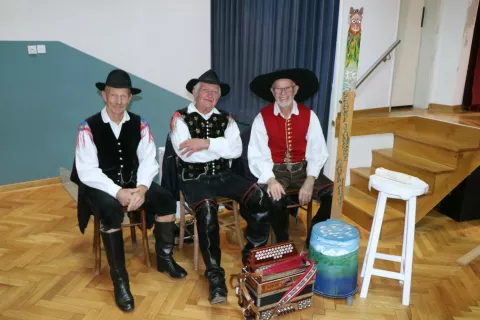 gavnarji, cerklje, Pod oknce pridem / Foto: Alenka Brun