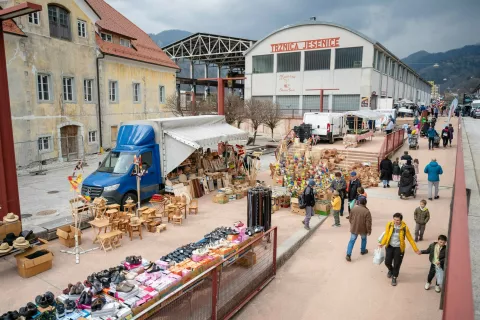 V dneh pred občinskim praznikom na Jesenicah tradicionalno poteka Jožefov sejem. / Foto: Nik Bertoncelj