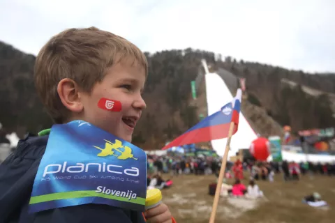 začetek skakalni vikend v Planici zaključek skakalne sezone svetovni pokal letalnica otroci zavarovalnica triglav smučarski skoki SLOSKI / Foto: Gorazd Kavčič
