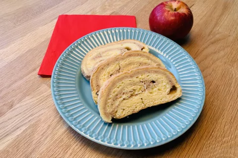 Koruzna potička z jabolki / Foto: Erika Jesenko