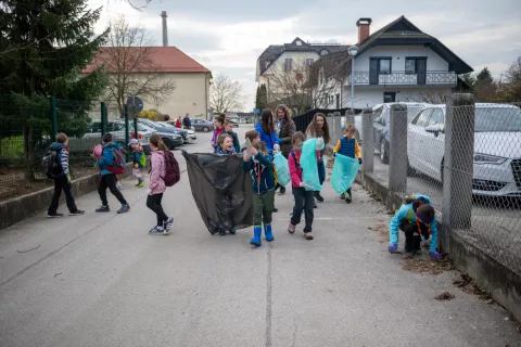 Čistilna akcija OČISTIMO KRANJ – Kranj ni več usran! 2024 / Foto: Primož Pičulin