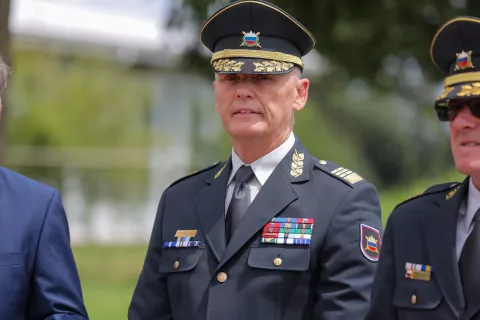 Obisk predsednice Republike Slovenije in vrhovne poveljnice obrambnih sil Nataša Pirc Musar na vojaškem delu letališča Jožeta Pučnika na Brniku in odprtje novega podzemnega objekta in operativne dvorane Centra za nadzor in kontrolo zračnega prostora na fotografiji Robert Glavaš načelnik generalštaba slovenske vojske general podpolkovnik / Foto: Tina Dokl