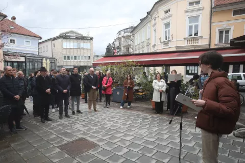 slovesnost rojstni dan vojak heroj Rudolf Maister doprsni kip Maistrov trg Kranj / Foto: Gorazd Kavčič