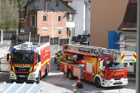 eksplozija požar delavnica Trenča industrijska cona predel Kranj gasilci policija intervencija / Foto: Gorazd Kavčič