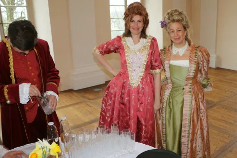 Gostiteljici Nataša Mikelj in Marcela Klofutar / Foto: Alenka Brun