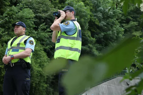 Merjenje hitrosti prehitra vožnja radar policija kazen / Foto: Gorazd Kavčič