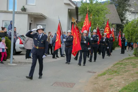 Gasilska parada ob 70-letnici delovanja PGD Hotemaže / Foto: Tina Dokl