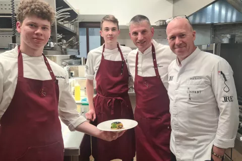 Dijaka, mentor in chef Uroš Štefelin / Foto: Marjana Ahačič