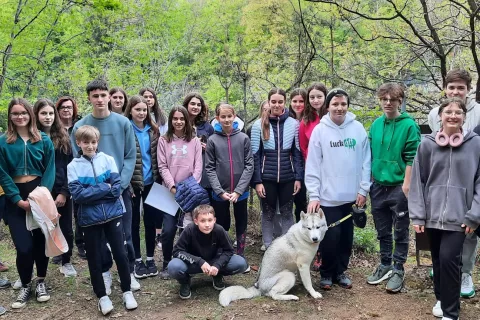 V okviru projekta Naš klik so se učenci OŠ Orehek Kranj povezali s partnersko Osnovno šolo Tončke Čeč Trbovlje. / Foto: Arhiv šole