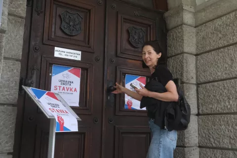 nadaljevanje stavka Upravna enota Kranj premajhna plača / Foto: Gorazd Kavčič