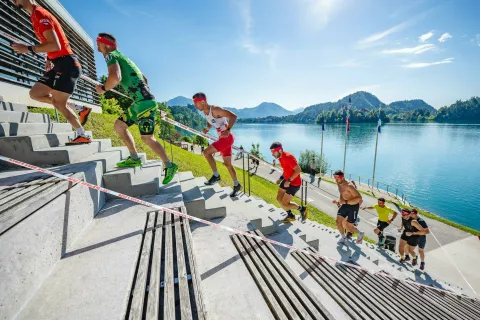 Blejsko jezero je debitiralo kot privlačna nova lokacija izziva Spartan Race, globalne serije tekov z ovirami, ki trka tudi na vrata olimpijske družine. / Foto: Nik Bertoncelj