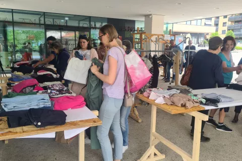 Tudi na četrti izmenjevalnici je bilo največje povpra&scaron;evanje po ženskih in otro&scaron;kih oblačilih.