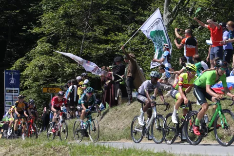 30. dirka po Sloveniji kolesarstvo 4. etapa Ljubljana - Kobarid prvi vzpon Topol nad Katarino / Foto: Gorazd Kavčič