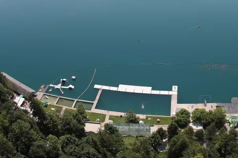 grajsko kopališče Bled jezero kopalci obnova turisti kopalna sezona varen skok v vodo / Foto: Gorazd Kavčič