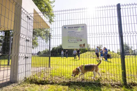 Na Viru so igri&scaron;če dobili tudi &scaron;tirinožni ljubljenčki. / Foto: Občina Domžale