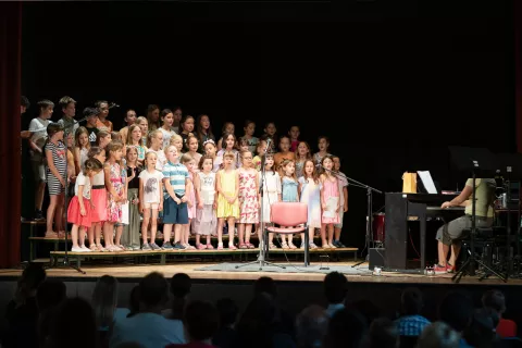 pevski zbor OŠ Železniki / Foto: Simon Benedičič