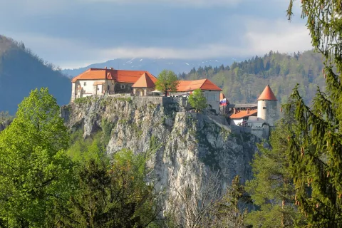 večer nad Bledom kresovanje na Straži Straža Bled 2023 blejski grad / Foto: Tina Dokl
