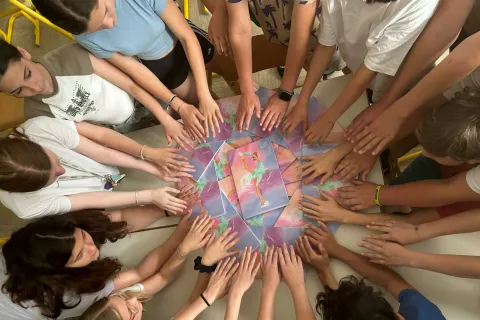 Zvezke krasi Hanin motiv / Foto: Arhiv šole