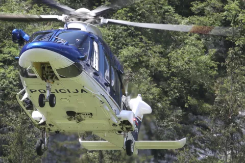 Udar strele na malem Triglavu TNP reševanje tiskovna konferenca poškodovani reševalna akcija GRS Policijska enota in Slovenska vojska / Foto: Gorazd Kavčič