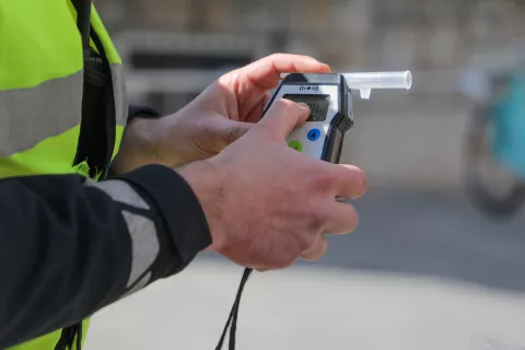 nadzor prometa skiro električni skiro motor policija pihanje alkohol / Foto: Tina Dokl