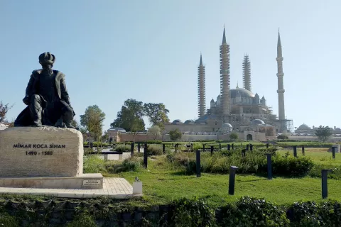 Selimova mošeja in spomenik arhitektu Mimaru Sinanu / Foto: Slavko Zupanc / Foto: 