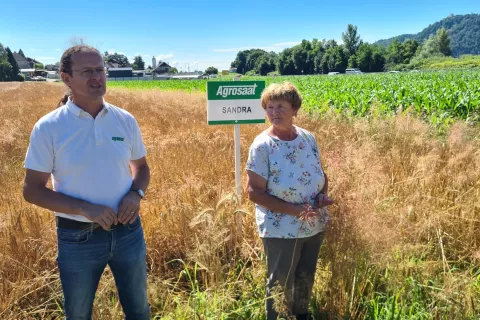 Jože Mohar iz RWA Slovenija in Marija Kalan iz Kmetijsko gozdarskega zavoda Kranj / Foto: Cveto Zaplotnik