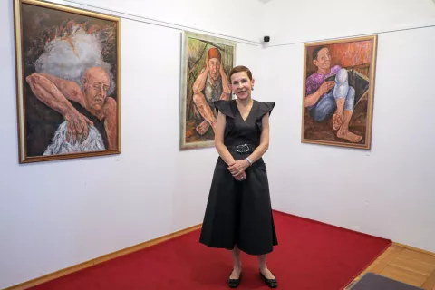 Jelena Gankina se je pred štirimi leti iz Moskve preselila v Senično, vas v občini Tržič. Kot pravi, je to zadnja selitev, Gorenjske ne bo zapustila. / Foto: Tina Dokl / Foto: 