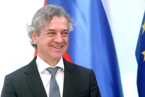 Predsednik vlade Robert Golob je napovedal štiri ukrepe za boljši gmotni položaj upokojencev, vredne 100 milijonov evrov. / Foto: Gorazd Kavčič / Foto: 