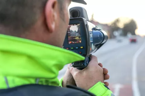 Na širšem Gorenjskem bodo meritve hitrosti potekale na okoli 65 lokacijah. / Foto: Tina Dokl / Foto: 