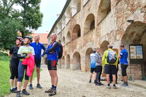 Opazovali smo mogočno notranjost Gradu na Goričkem. / Foto: Grega Flajnik / Foto: 