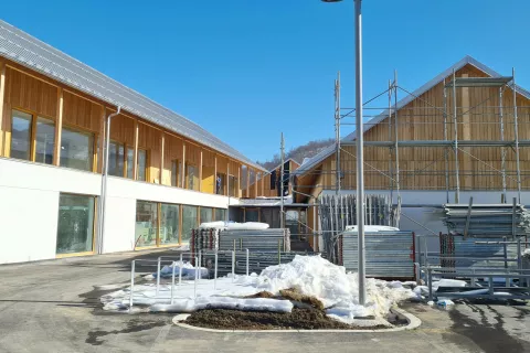 Eden največjih projektov Občine Bohinj v zadnjem obdobju je zagotovo gradnja novega vrtca v Bohinjski Bistrici, ki se zdaj že bliža zaključku. / Foto: 