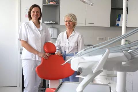 Ubrana zobozdravniška ekipa: Manca Cvetko in Irena Erbežnik / Foto: Gorazd Kavčič / Foto: 