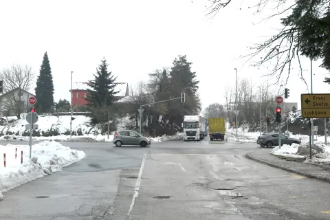 Sedanje križišče v Lipici naj bi še v tem letu postalo krožišče. / Foto: Vilma Stanovnik / Foto: 