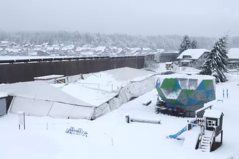 novozapadli sneg sneženje pluženje nevšečnosti v prometu zimske razmere Kranj in okolica / Foto: Gorazd Kavčič / Foto: 