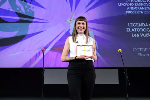 Lea Vučko iz Bohinjske Bistrice, ki živi in ustvarja v Škofji Loki, je bila nagrajena za likovno podobo filma Legenda o Zlatorogu. / Foto: Matjaž Rušt / Foto: 
