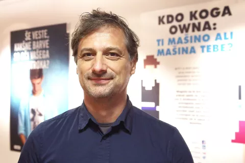 Soustanovitelj LogOuta Boris Veler: »Ko si sami ne moremo več pomagati, je prav, da o tem odkrito spregovorimo in poiščemo pomoč.« / Foto: Gorazd Kavčič / Foto: 