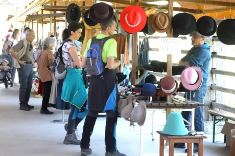 V okviru dogodka Rokodelsko na Visokem so se predstavili številni vrhunski rokodelci. / Foto: Gorazd Kavčič / Foto: 