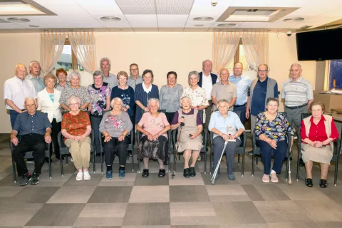 Jubilanti v družbi Ivana Megliča, Jožeta Kajina in Slavke Jelenc / Foto: Primož Pičulin / Foto: 